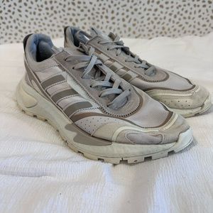 Adidas Retropy P9 Sneaker (size 11)